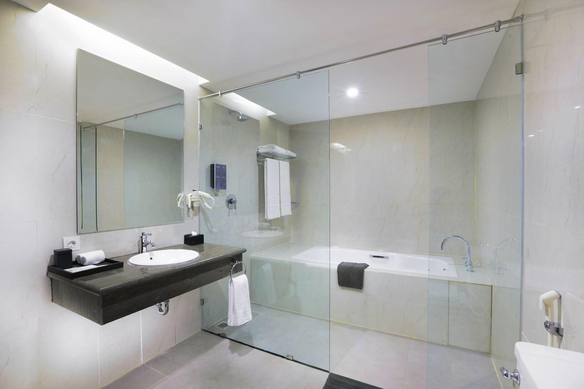 Harper Perintis By Aston Hotel Makassar Eksteriør billede