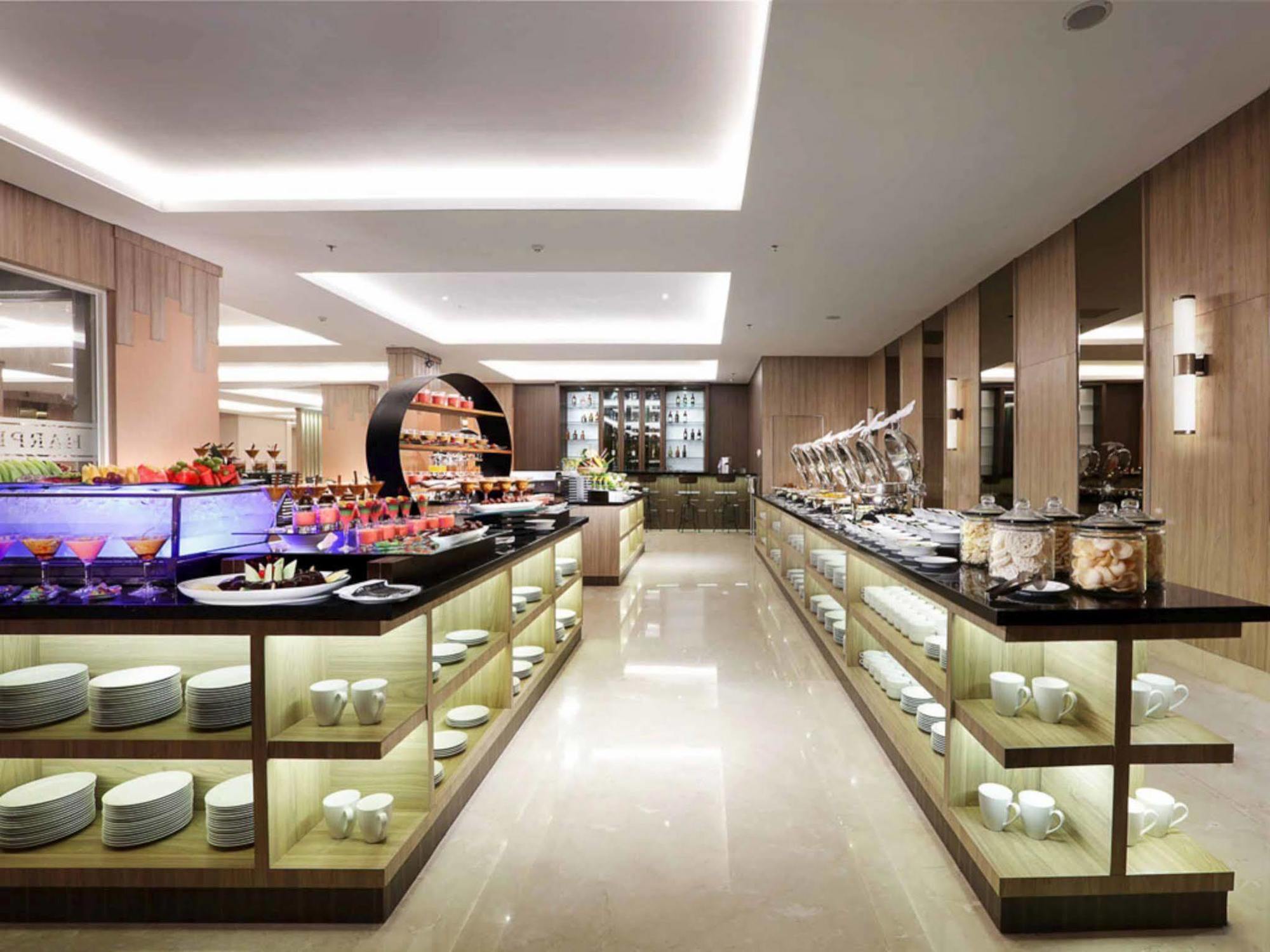 Harper Perintis By Aston Hotel Makassar Eksteriør billede