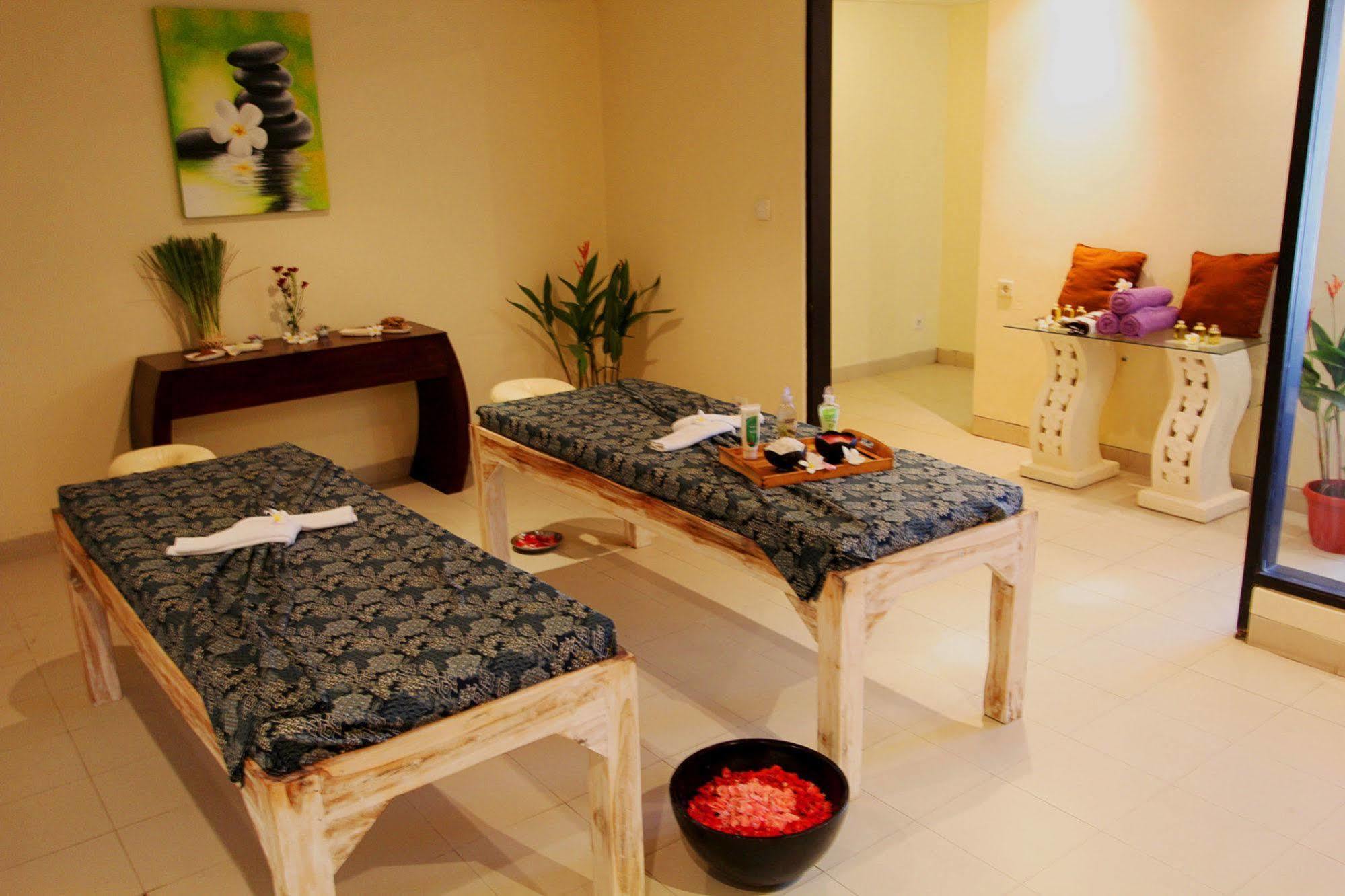 Harper Perintis By Aston Hotel Makassar Eksteriør billede