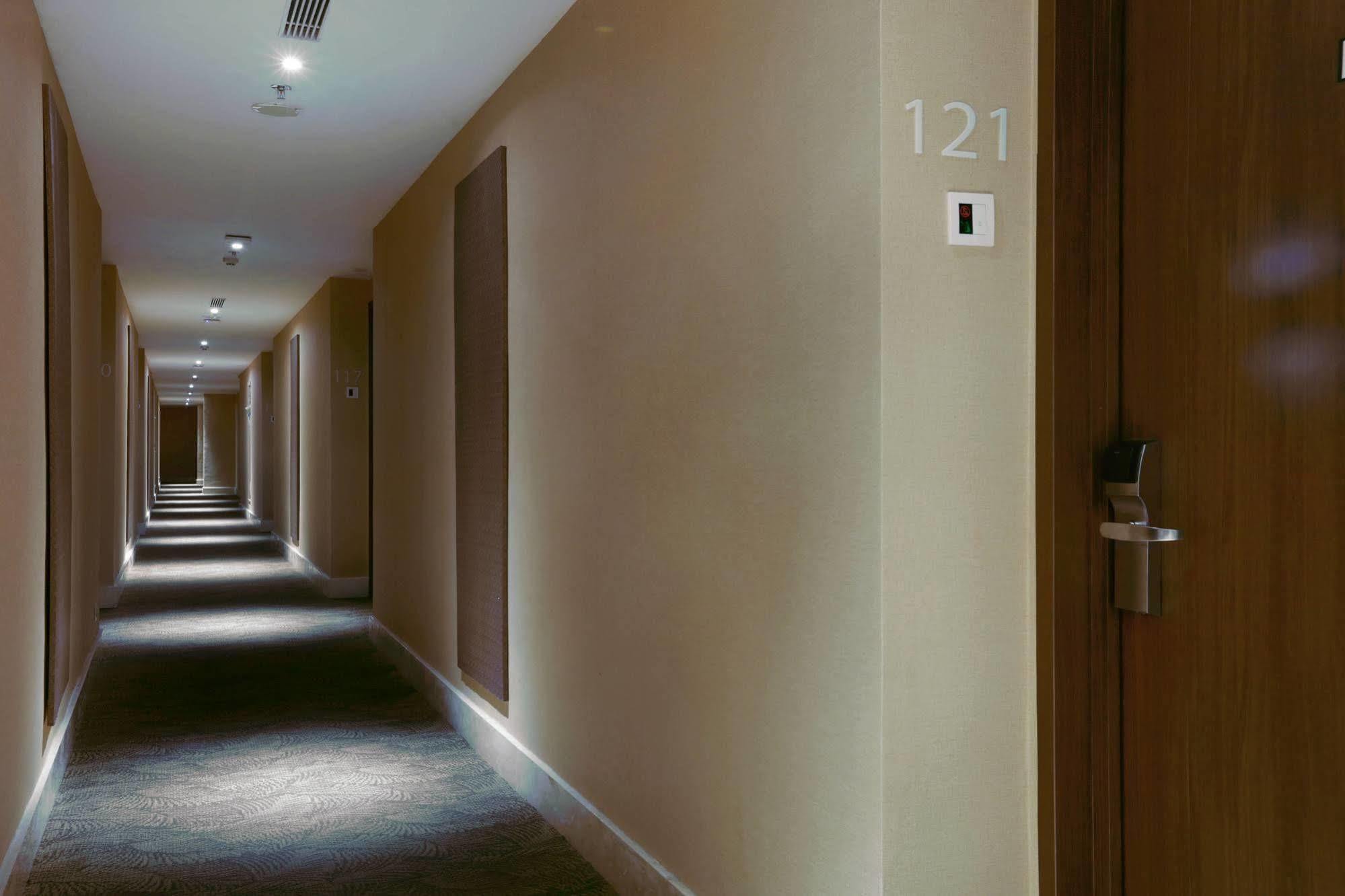 Harper Perintis By Aston Hotel Makassar Eksteriør billede